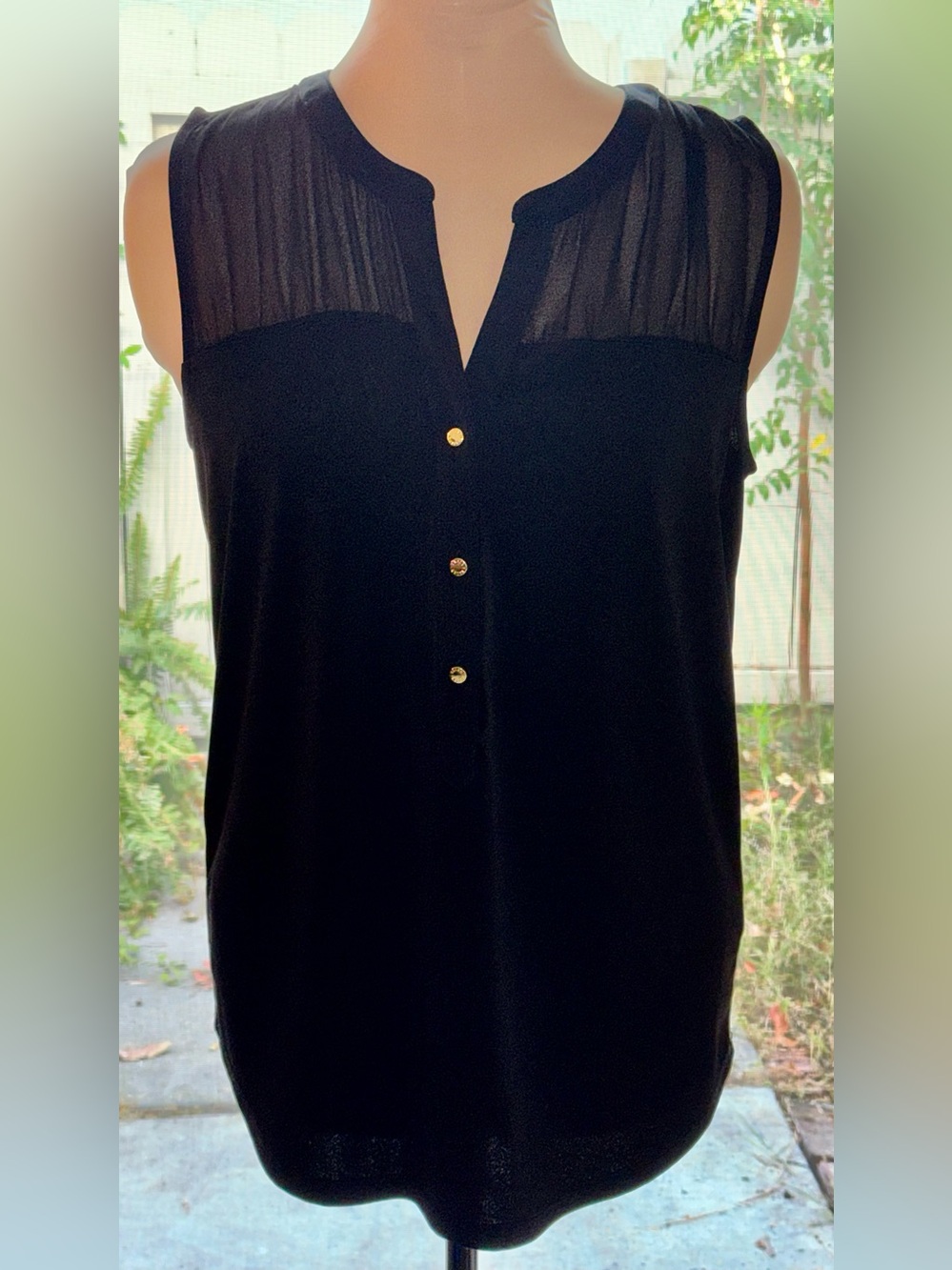 Ellen Tracy Black Sleeveless Sheer Yoke Blouse Top Size Medium
